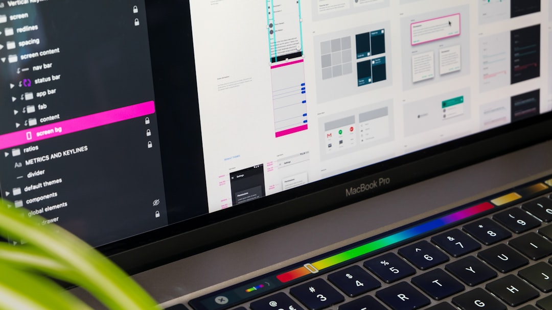 Un gros plan de la planche d’autocollants du design Material de Google sur un MacBook.